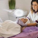 Çekiciliğini Kokunla Göster: Flörtöz ve Baştan Çıkarıcı Kadın Parfümleri